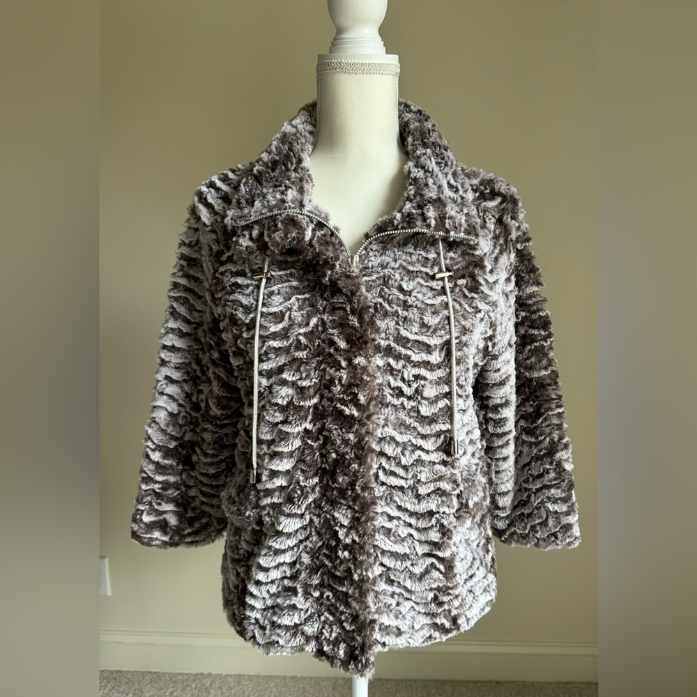 $10 TUMBLEWEED Gray Faux Fur Bell Sleeve Jacket Sz L